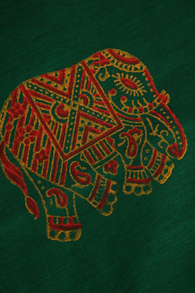 Pine Green Poly Cotton Sarees with Without Zari Zari Eliphant Mottif view 4