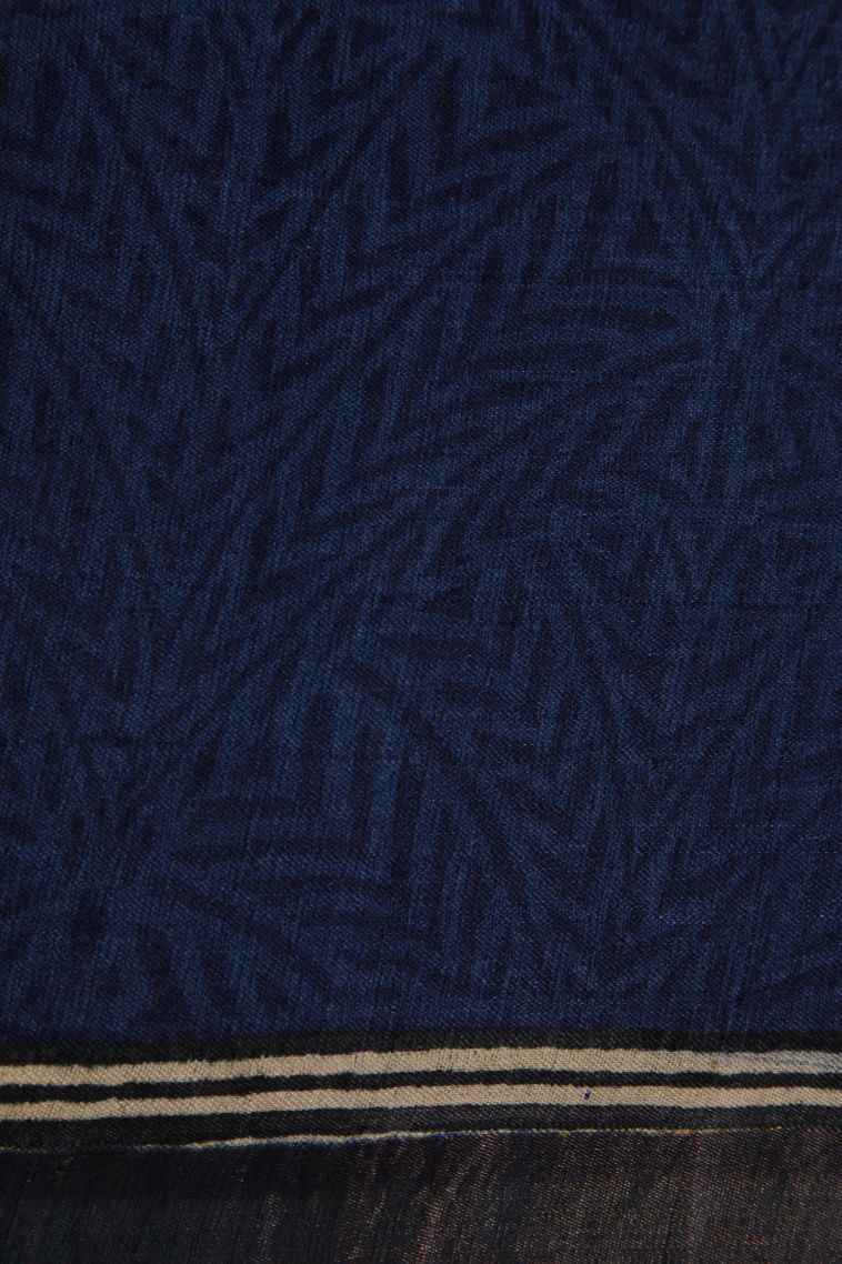 Juniper Green Tussar Saree with Gold Zari Geometric Shapes view 3