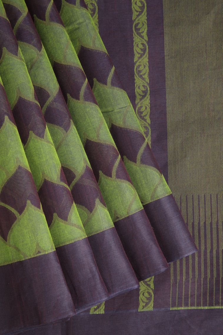 Pear Green Kovai Cotton Sarees with Without Zari Zari Geometric Shapes view 1