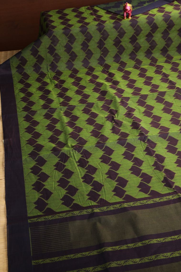 Pear Green Kovai Cotton Sarees with Without Zari Zari Geometric Shapes view 2